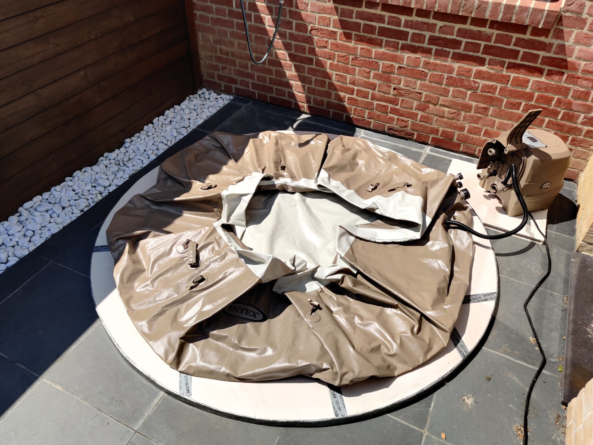 sur quoi poser un spa gonflable